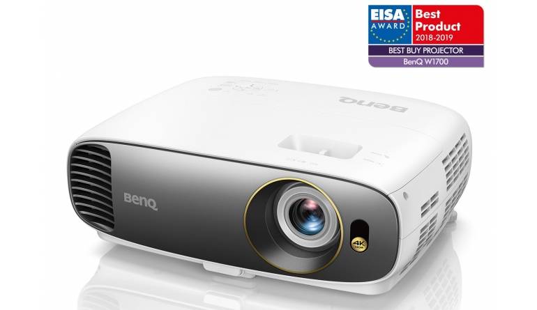 Beamer BenQ W1700 im Test, Bild 1