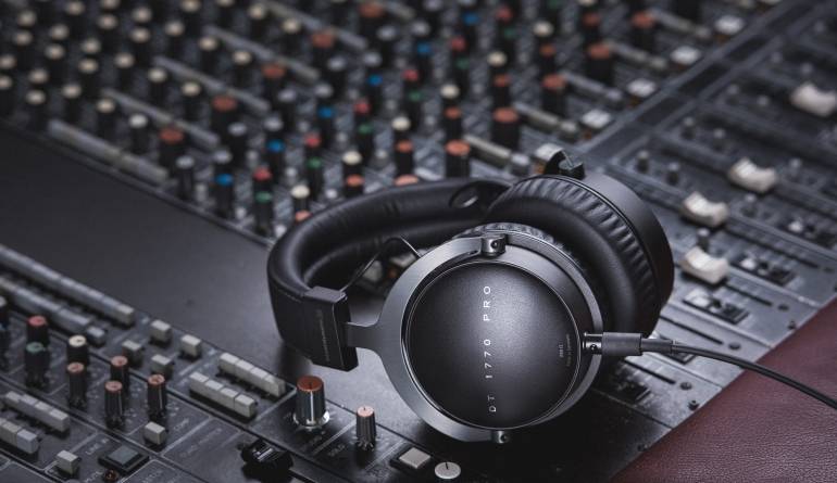 Neuinkarnation einer Legende: Beyerdynamic DT 1770 Pro, Bild 1 Kopfhörer Hifi Beyerdynamic DT 1770 Pro im Test, Bild 1