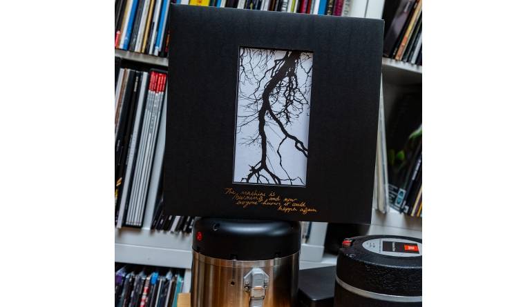 Bruit – The Machine Is Burning And Now Everyone Knows It Could Happen Again: Bruit – The Machine Is Burning And Now Everyone Knows It Could Happen Again (Pelagic Records), Bild 1 Schallplatte Bruit – The Machine Is Burning And Now Everyone Knows It Could Happen Again (Pelagic Records) im Test, Bild 1