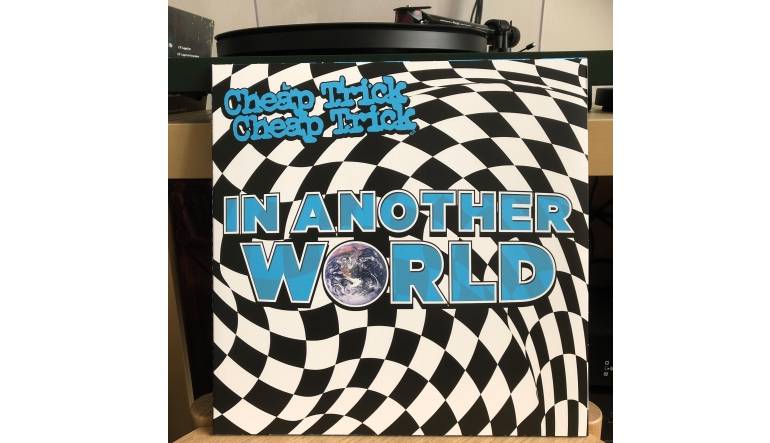 Cheap Trick – In Another World: Cheap Trick – In Another World (BMG), Bild 1 Schallplatte Cheap Trick – In Another World (BMG) im Test, Bild 1