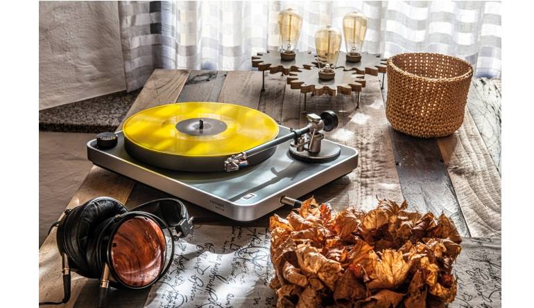 Einmal mit allem, bitte: Clearaudio Concept Active, Bild 1 Plattenspieler Clearaudio Concept Active im Test, Bild 1