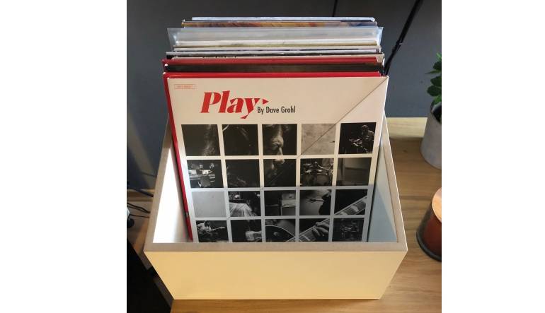 Dave Grohl – Play: Dave Grohl – Play (Roswell Records / RCA), Bild 1 Schallplatte Dave Grohl – Play (Roswell Records / RCA) im Test, Bild 1