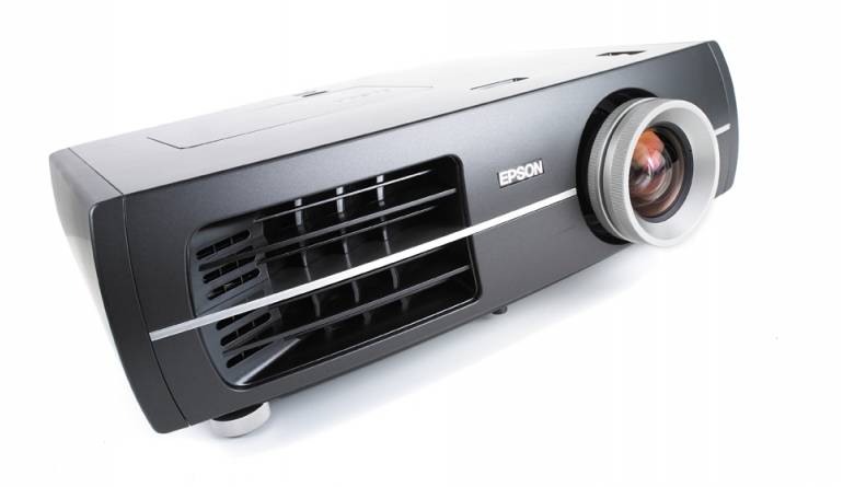 Rattenscharf: Epson EH-TW5500, Bild 1 Beamer Epson EH-TW5500 im Test, Bild 1