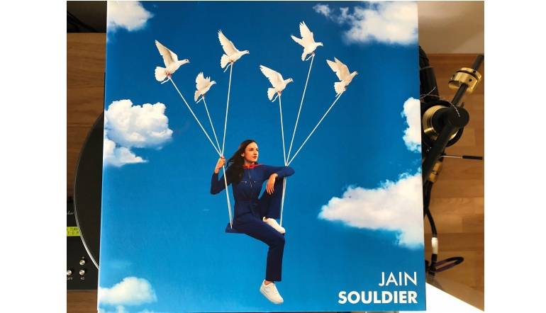 Jain – Souldier: Jain – Souldier (Columbia), Bild 1 Schallplatte Jain – Souldier (Columbia) im Test, Bild 1