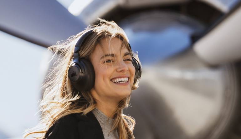 Einer ist gleicher: JBL Club One, Bild 1 Kopfhörer Noise Cancelling JBL Club One im Test, Bild 1