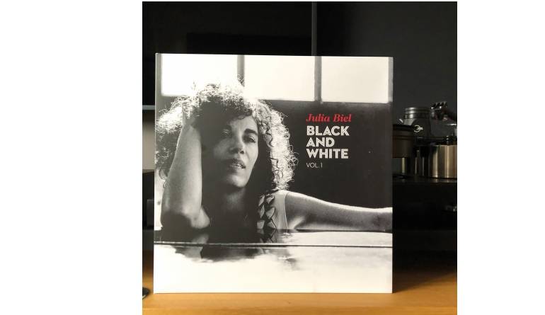 Schallplatte Julia Biel – Black & White, Vol. 1 (Rokit Records/Ankhtone Records) im Test, Bild 1