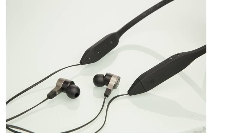 Porsche mit Wunschausstattung: KEF Motion One, Bild 1 Kopfhörer InEar KEF Motion One im Test, Bild 1
