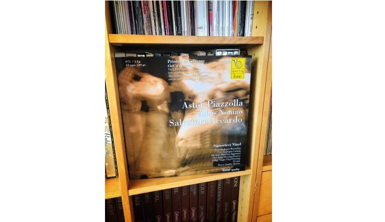 Klassik/Tango, Adios Nonino - Komponist: Astor Piazzolla Interpreten: Salvatore Accardo, Orchestra da Camera American: Komponist: Astor Piazzolla Interpreten: Salvatore Accardo, Orchestra da Camera American (Fonè), Bild 1 Schallplatte Komponist: Astor Piazzolla Interpreten: Salvatore Accardo, Orchestra da Camera American (Fonè) im Test, Bild 1