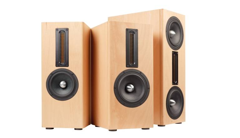 Serientest: Lautsprechershop Strassacker Lucy 11 AMT, Lautsprechershop Strassacker Lucy 12 AMT, Lautsprechershop Strassacker Lucy 21 AMT, Bild 1 Lautsprecherbausätze Lautsprechershop Strassacker Lucy 11 AMT, Lautsprechershop Strassacker Lucy 12 AMT, Lautsprechershop Strassacker Lucy 21 AMT im Test , Bild 1