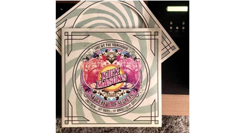 Nick Mason’s Saucerful of Secrets – Live at the Roundhouse: Nick Mason’s Saucerful of Secrets – Live at the Roundhouse (Nick Mason Music Limited), Bild 1 Schallplatte Nick Mason’s Saucerful of Secrets – Live at the Roundhouse (Nick Mason Music Limited) im Test, Bild 1