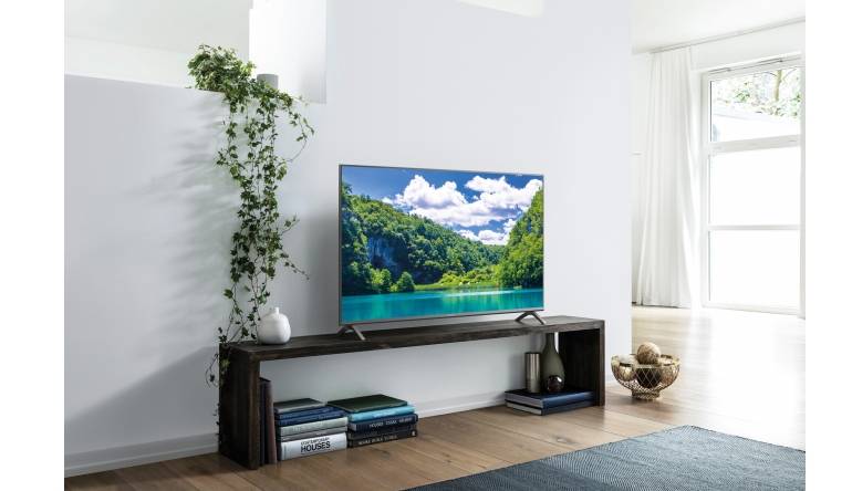 Schlanke Linie: Panasonic TX-55FXW724, Bild 1 Fernseher Panasonic TX-55FXW724 im Test, Bild 1