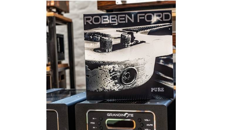 Schallplatte Robben Ford – Pure (EAR Music) im Test, Bild 1